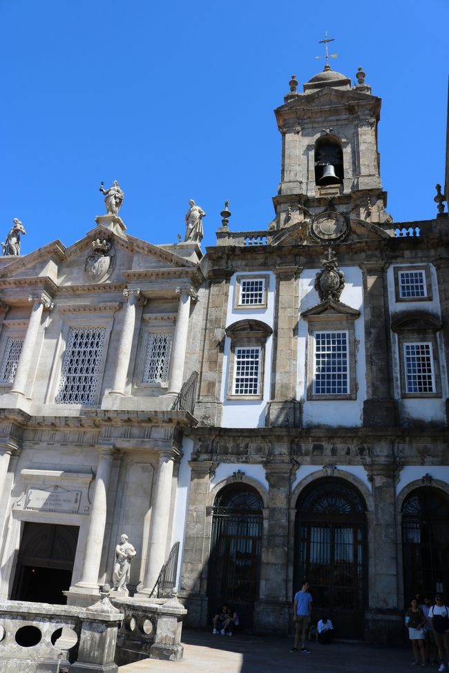 一見、外観だけだと地味めな教会を想像しちゃうんですけど、これがヤバいのよ(゜ο°;)ｳﾜｰ