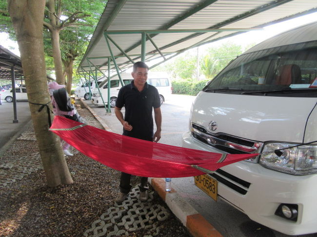 Rayong Green Valley Country Club<br />本日のドライバーさんは、ハンモック持参。<br />気持ち良く寝てた。