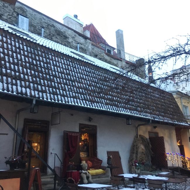 職人たちの中庭は、オフシーズンということもあってか、観光客も少なめでした。