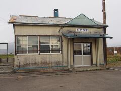  晩生内駅にやってきました

 北海道らしい雰囲気の駅舎です