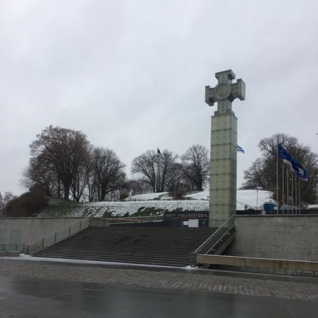 自由の広場。すぐ近くには日本大使館もあります。