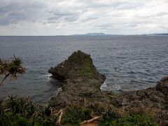 どうにか真栄田岬に到着
雨がポツポツと降ってきた。
