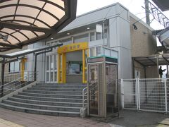 桂川駅。1901年開業。筑豊線、篠栗線が乗り入れる駅。
駅前は・・・特に何もなし。
普通電車で飯塚へ向かう。