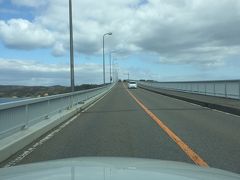 ホテルのチェックインにはまだ少し早いので、明日走るコースの一部をドライブ。