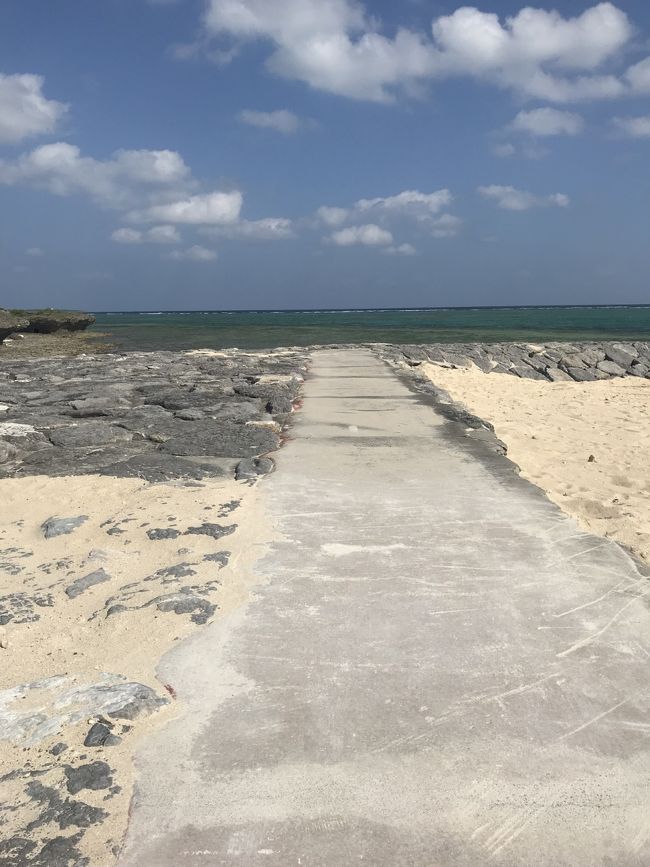 こっちは先客がいて、わたしみたいに女の人が１人、ずっと座ってた。<br />邪魔しちゃあれやので、そっと退散。