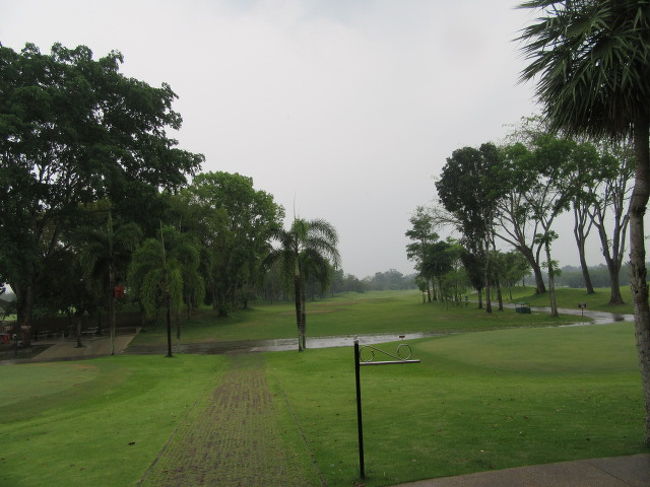 GREENWOOD Golf Club<br />シャワー浴びて、帰りには雨が止んだ。<br /><br />5W,5U使用は、かなりの効果あり<br />3Wはライが良ければ、打てるが、一寸悪いと、失敗多し。<br />練習ランドとしては、楽しかった。<br />