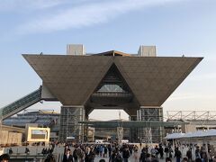 羽田空港から、東京モノレールとりんかい線を乗り継ぎ、エントリー手続きがおこなわれている東京ビッグサイトにやってきました。