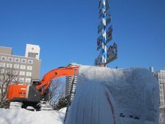 青空に映える、ミュンヘンとの姉妹都市提携の象徴、マイバウム。

いつ見ても美しい～。