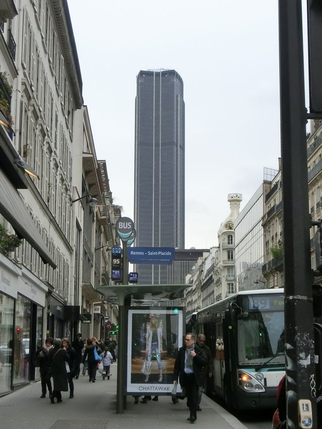 そろそろお昼時。<br />今日はモンパルナスでガレットを食べます。