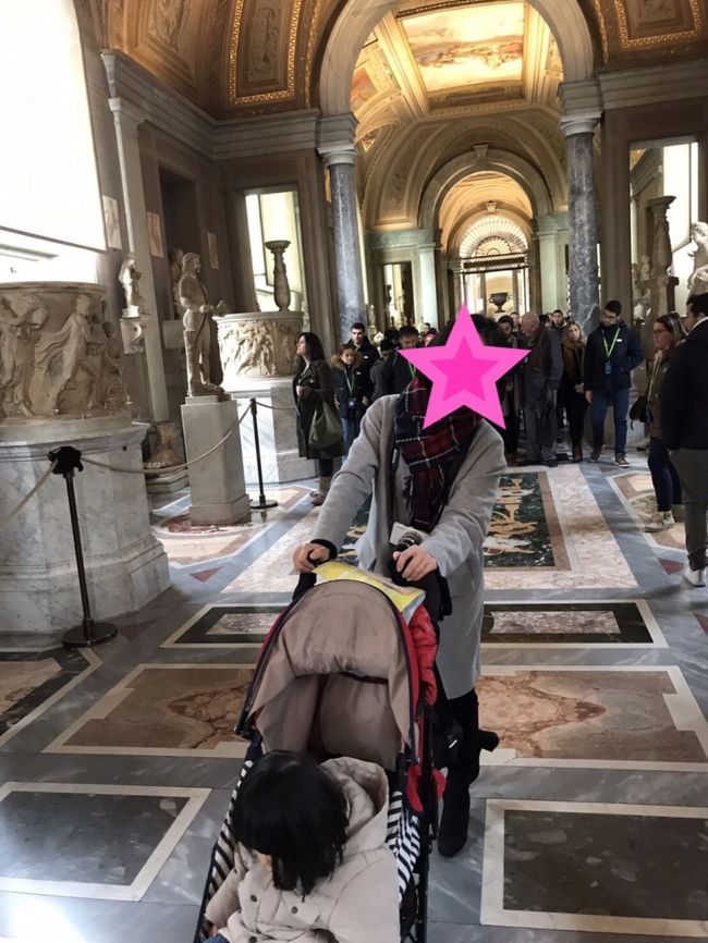 ベビーカーあって、助かる～！<br />けど、ゆっくり鑑賞はしていられません(>_<)流れるようにみて行きます。