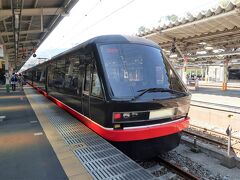 今回伊豆急下田駅まではリゾート２１に乗りました。
今日やってきたのは黒船電車です。