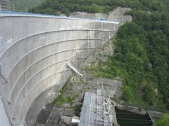 群馬県の北部、利根川の最上流、奥利根地区にある「矢木沢ダム」
矢木沢ダムによって形成された「奥利根湖」が利根川本流の事実上のスタート
（2017年9月に訪問）