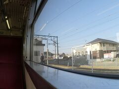 仙台から約30分。槻木(つきのき)に着きます。
ここが阿武隈急行の起点となります。駅はJRと共用ですが、専用ホームが割り当てられています。ホーム先端には乗務員の詰め所があり、ここでJR東日本から阿武隈急行の運転手、車掌に交替します。
