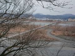 【蓬莱橋】
ガイドの私が提案したのですが、後悔した場所・・・。
大井川にかかる、全長800ｍの木造橋。