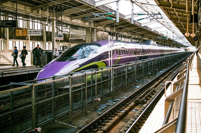 JR西日本は500系人気を活かした施策を - 平行普通列車