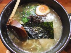 倉吉名物の牛骨ラーメン、ごっつお亭へ。スープはコクが利いていて、かなりおいしかったです。ハマりそうです。