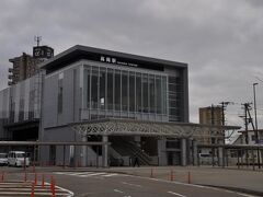 　高岡駅からスタートします。