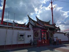 15:45、青雲亭（Cheng Hoon Teng）。
1645年代建立のマレーシア最古の中国寺院。
明の武将、海軍提督、鄭和の功績を讃えて建立されたとのこと。
