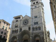 ジェノヴァのドゥオーモ、サン・ロレンツォ大聖堂。
1098年に建設が開始されたロマネスク・ゴシック様式の教会。