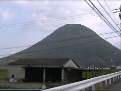 ３日目
ドライブ中、富士山みたい！！と
思わず撮影。
後で調べると、讃岐富士と呼ばれている山だということが分かりました

