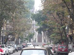 遠くにハノイ大聖堂が。

ここは前回来たので今回は時間もないしパス。