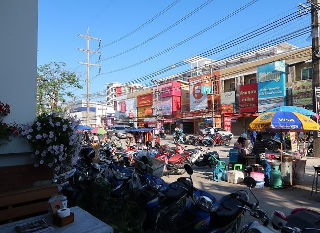 3月19日　8：00   ライワナーシン市場<br />以前から知り合いから勧められていた市場に初めて行ってきました。