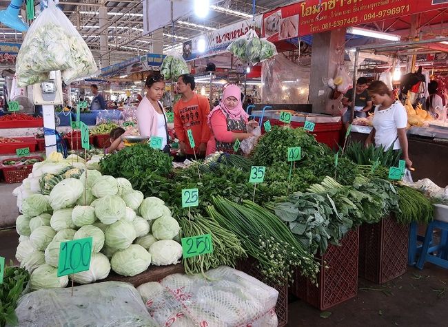 野菜を刺してはいけませんよ。