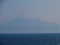 あら　ぼんやりと富士山が見えてる