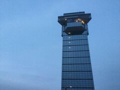 この塔へ登ってみましょう。