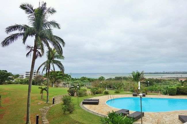 店内からの風景。<br />沖縄エグゼス石垣島はオンザビーチのホテルではありませんが、高台にあるので全室オーシャンビューになっています。