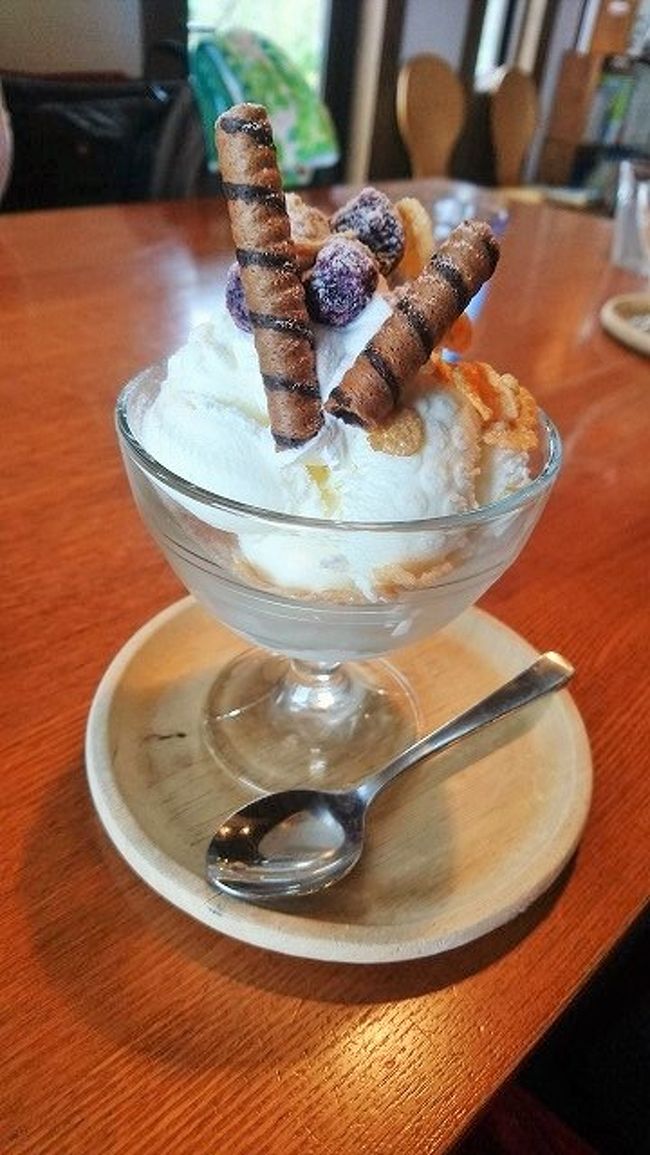 パフェを美味しく頂きました。<br />食事のメニューも豊富で、どれもとても美味しそうな感じ。<br />もし次があったらここでのランチもよさそう！