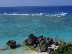 沖縄4日目の朝～。

あ、暑い！
ニライビーチと空のブルーが美しいです。