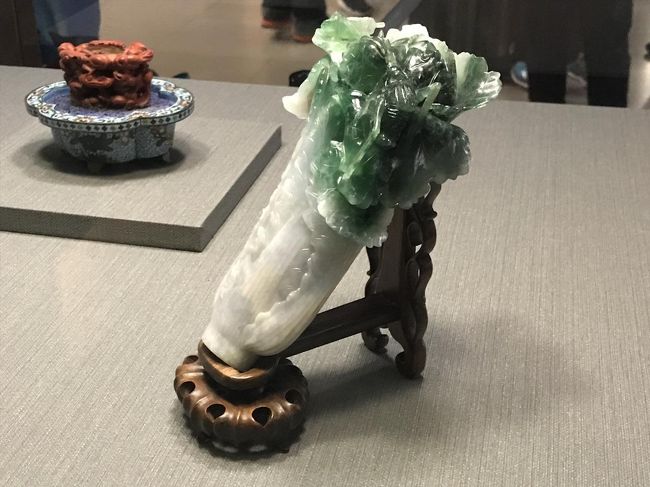 この白菜と上の肉の塊がどうしても見たいという奥さんのリクエストでやってきましたが、確かにすごいんだけど、美術に造詣が深くない自分にはやはり博物館は少し退屈でした。ヨーロッパの美術館だと誰でも知っているような絵画や彫刻があって自分のような者でもそこそこ楽しめるんですけどね。