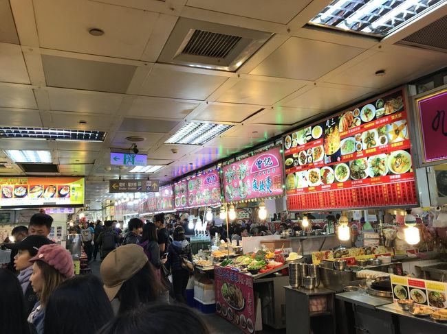 地下の美食街です。