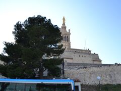 Basilique Notre-Dame de la Gard

大混雑のバスは急勾配を駆け上がり、終点へ。