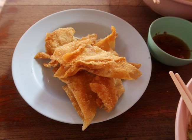 ギヨーオ　餃子の皮か？　揚げてあります。　20B