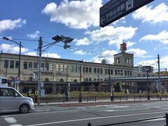 10:20 宇治山田駅
外宮前の道があまりにも動かないのでUターンして迂回しここまで来ました。