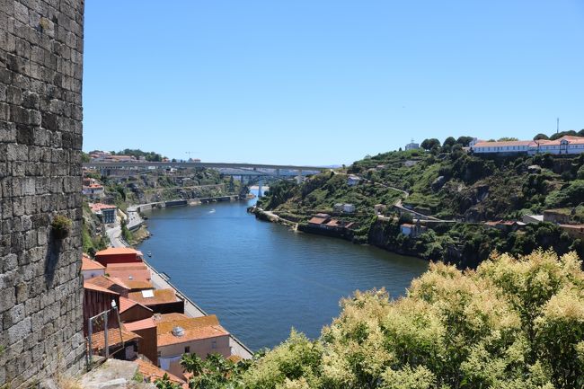 ポルトガル第２の都市。<br />ポルトは起伏が多くて、坂の多いこの街は見事な街並みを見せてくれました。