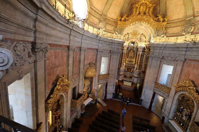 でもですね、このクレリゴス教会のお目当ては他にもあるのです( *´艸｀)