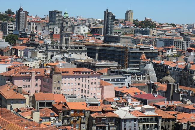 新市街は少しビルも混じっちゃうから、良さは半減。<br />やっぱドウロ川方向が美しい。