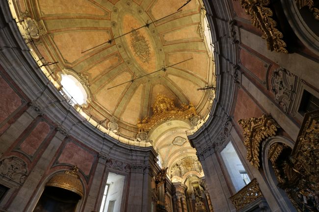 聖職者を、意味するクレリゴス。<br />実はというか、当然というか、世界遺産です、はい。