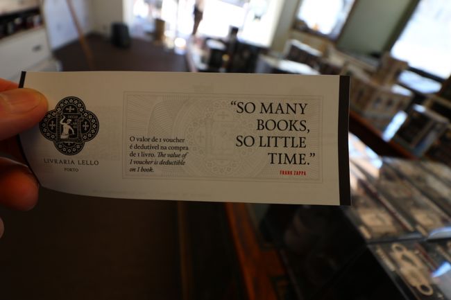 ４ユーロなり(￢_￢)ｴｰﾀｶｸﾅｲ?<br />ただ本屋で書籍を購入すると４ユーロ分値引きしてくれるというシステム(あくまで書籍だけで雑貨はダメでした)