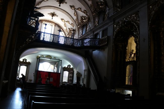 こんなに素晴らしいアズレージョと金泥細工の美しい教会なのに観光客が全然いない(´ε｀；)ゞ<br />こういうのを世の中に紹介した方が良いんじゃないかと思うんだけどなあ。