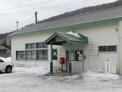 東鹿越駅舎
去年来た時はバスの転回場は少し金山方向に行った所に有りましたが、
今はこの駅前で転回出来るようになっていました