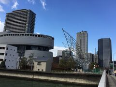 筑前橋から国立国際美術館側。