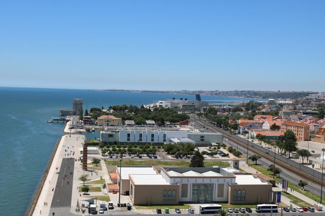 テージョ川の河口が見えます。<br />ずっと奥には大西洋が見えます(゜o゜)ﾎｴｰ