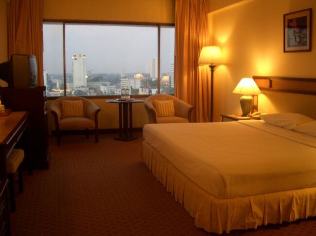 お部屋です。<br /><br />夜になるまで分かりませんでしたが、<br />年末の時間になると「コムロイ」という<br />伝統のランナーランタンが上げられます。