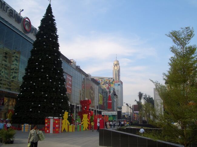 ここで友人とお別れ。今までにぎやかだったのに急にひとりになると寂しくなりました。<br />この後、市内を少し散策したあと夜に空港に向かいました。