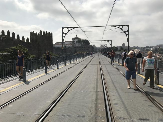 ポルトの旅のハイライト、ドン・ルイス１世橋にやってきました。