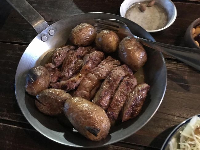 ステーキです。この他にサラダ等をオーダー。確かにどれも美味しかったです！